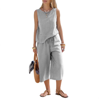 Womens Round-neck Featuring A Striped Sleeveless Top And Cropped Pants