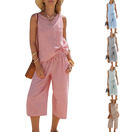 Womens Round-neck Featuring A Striped Sleeveless Top And Cropped Pants